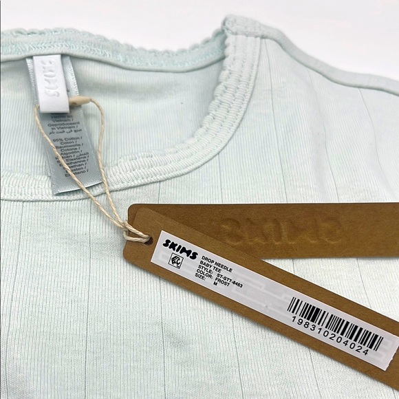 Skims Drop Needle Baby Tee Medium - Picture 4 of 9